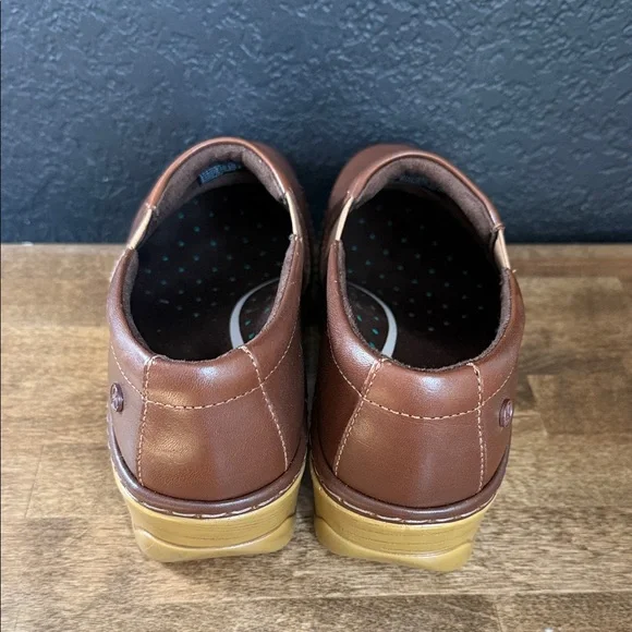 Klogs Footwear Women’s Brown Leather Slip-On Shoes Size 9 Wide - Picture 4 of 6